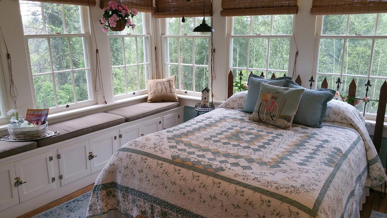 Almost Heaven Bed & Breakfast Waynesville Εξωτερικό φωτογραφία